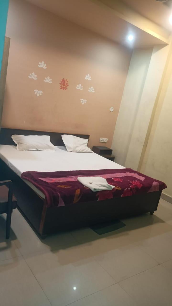 Hotel Shyam Utsav Mirzāpur Esterno foto