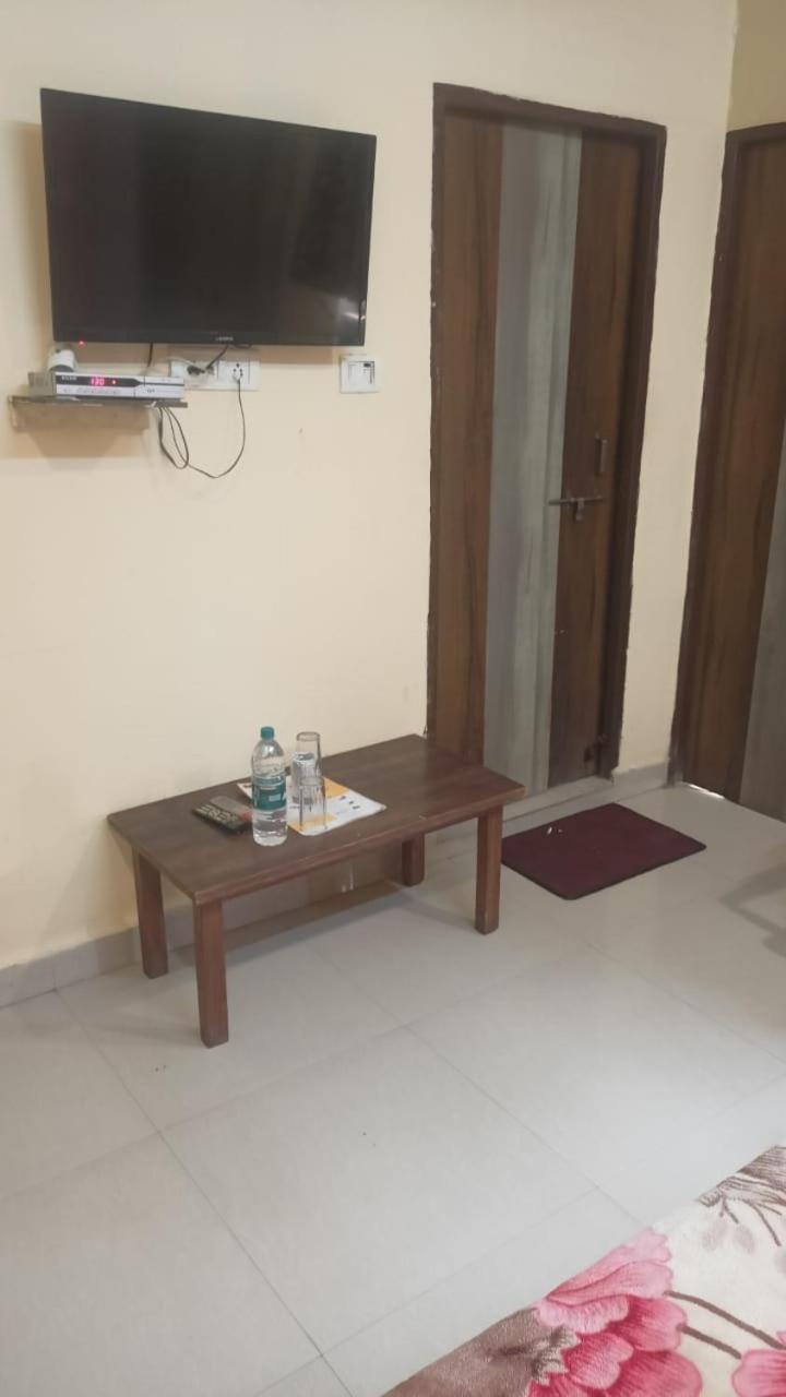 Hotel Shyam Utsav Mirzāpur Esterno foto