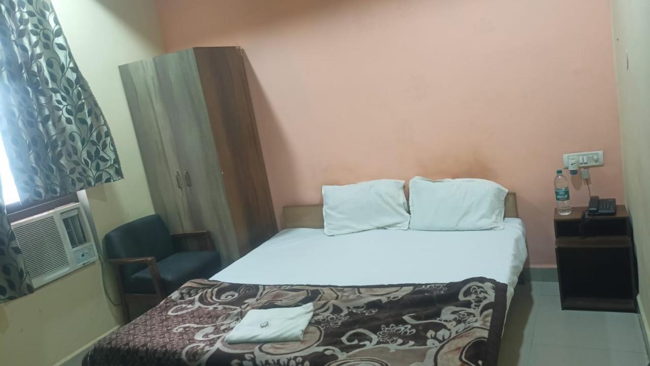 Hotel Shyam Utsav Mirzāpur Esterno foto