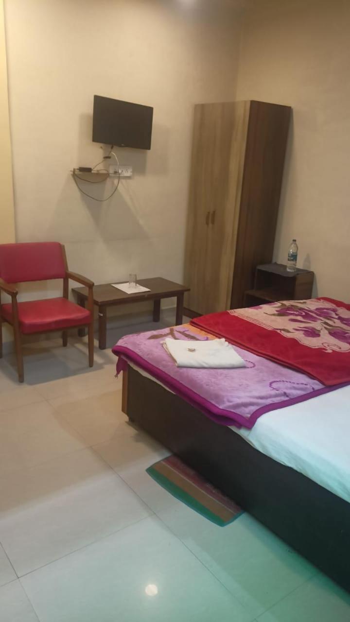 Hotel Shyam Utsav Mirzāpur Esterno foto
