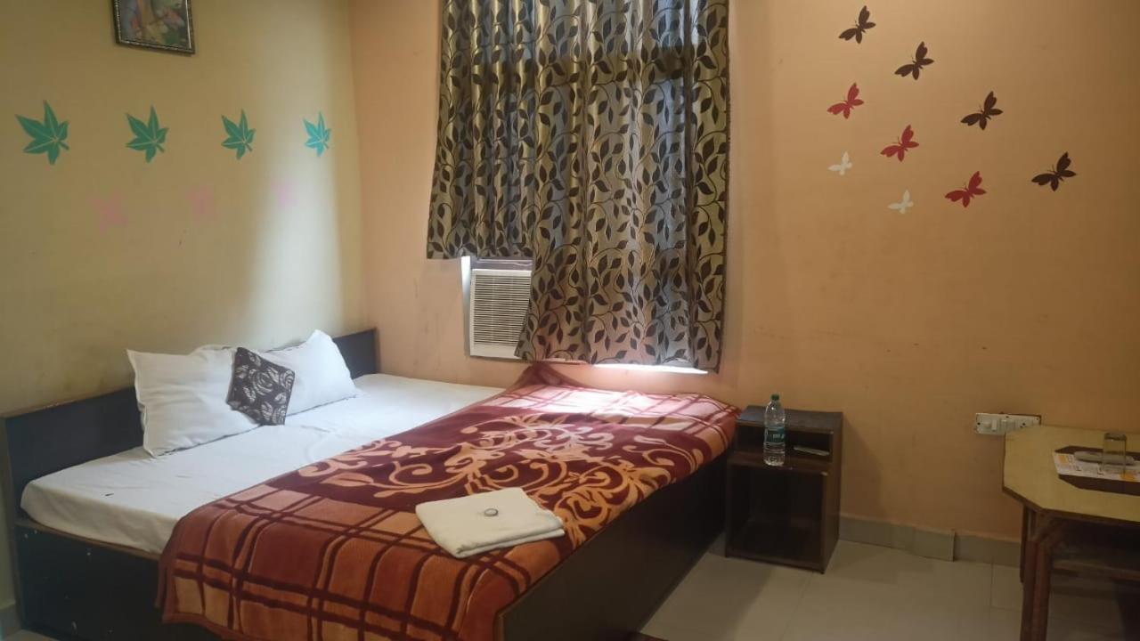 Hotel Shyam Utsav Mirzāpur Esterno foto